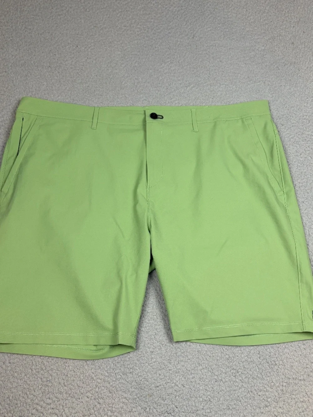 Public Rec Performance Shorts Mens Size 44 Green Shorts Stretch Golf Casual
